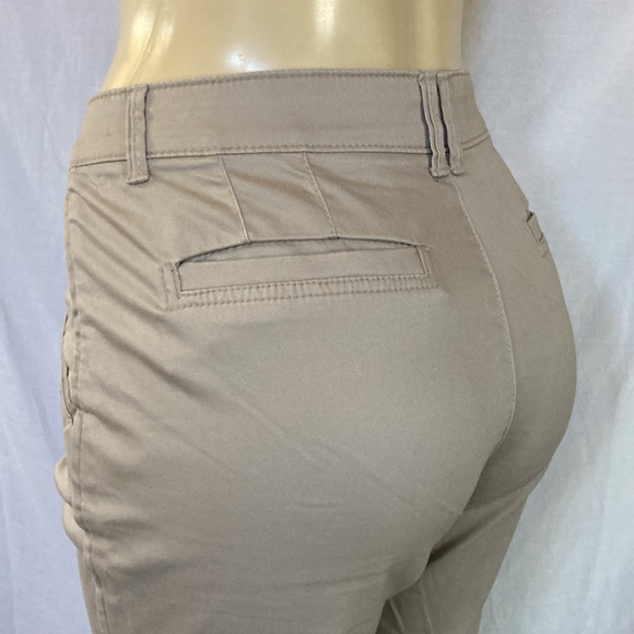 DEMOCRACY Jeans Women’s Tummy Control Size 8 Khaki Pants Cuff Hems NWOT - Picture 9 of 9
